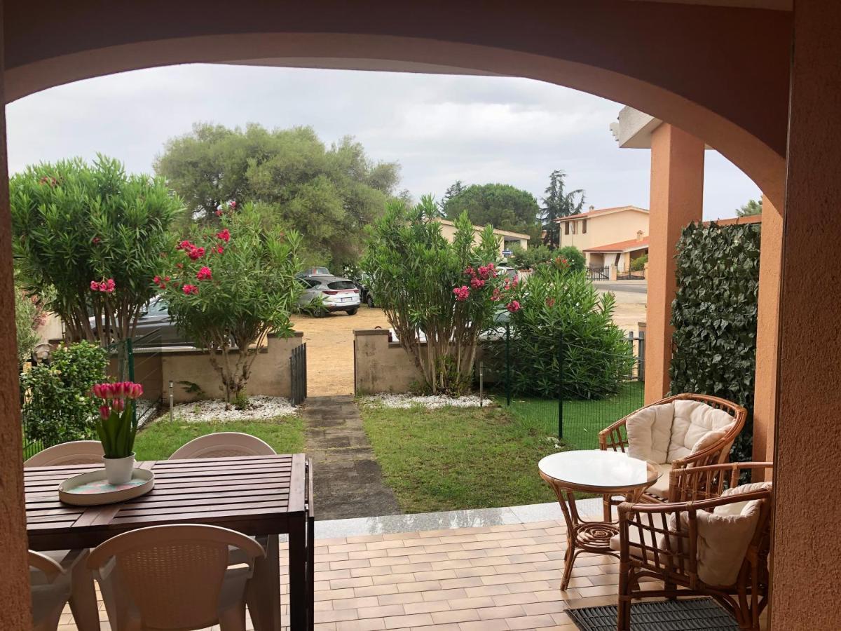 Appartamento San Teodoro centro e La Cinta Esterno foto
